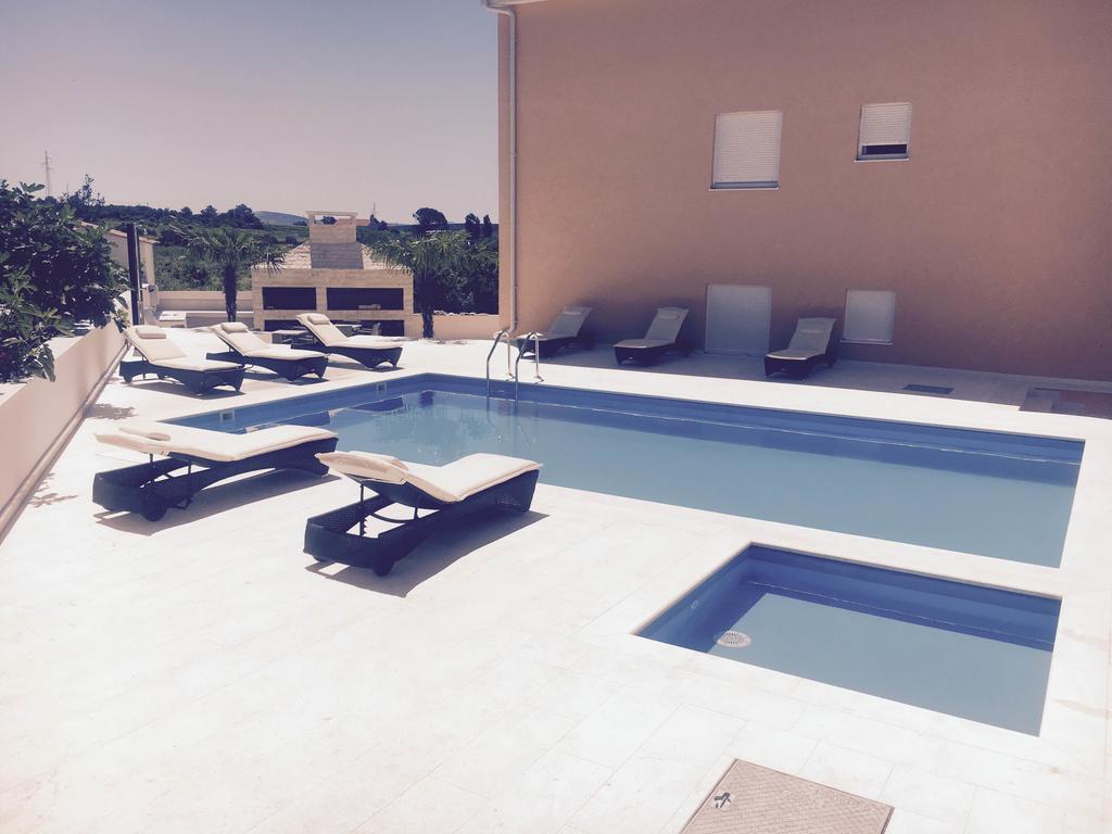 נובליה Orange Apartments מראה חיצוני תמונה